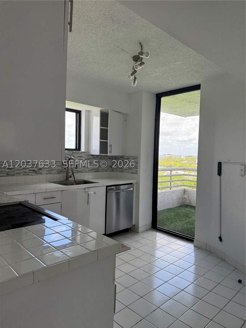 2 bedroom Condominium at 3300 NE 191st St 1001, Parc Central Aventura Sou, Aventura — photo 3
