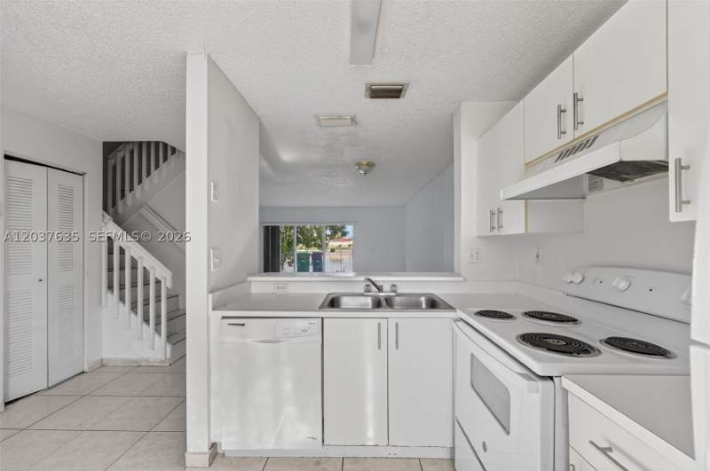 3 bedroom Townhouse at 17378 SW 139th Ct, Weitzer Serena Lakes Town, Miami — photo 3