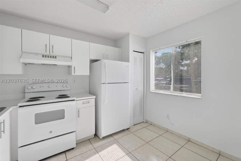3 bedroom Townhouse at 17378 SW 139th Ct, Weitzer Serena Lakes Town, Miami — photo 4