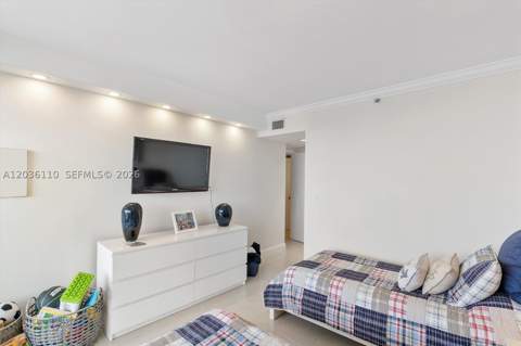 1000 W Island Blvd 2307, Aventura FL - photo 21 of 63