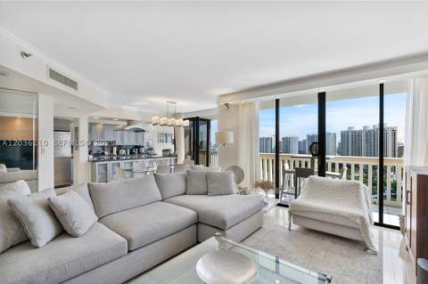 1000 W Island Blvd 2307, Aventura FL - photo 6 of 63