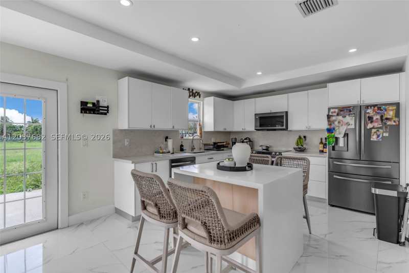 2 bedroom SingleFamilyResidence at 20304 SW 186th St, Redlands, Miami — photo 1