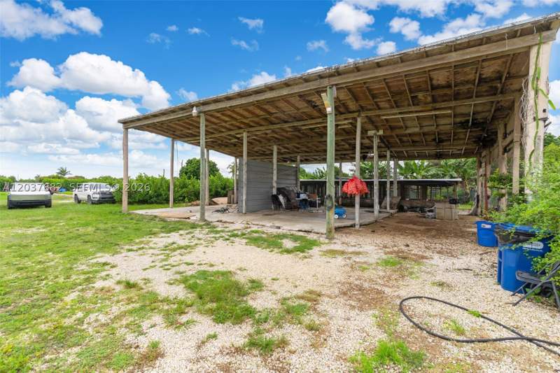2 bedroom SingleFamilyResidence at 20304 SW 186th St, Redlands, Miami — photo 5