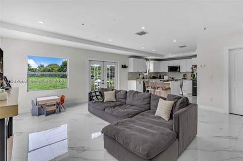 20304 SW 186th St, Miami FL - photo 7 of 32