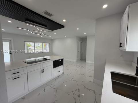 2800 NW 164th St, Miami Gardens FL - photo 6 of 32