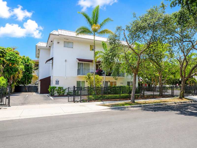 1 bedroom Condominium at 990 NW 1st Street 1, Riverside Vistas Condo, Miami — photo 1