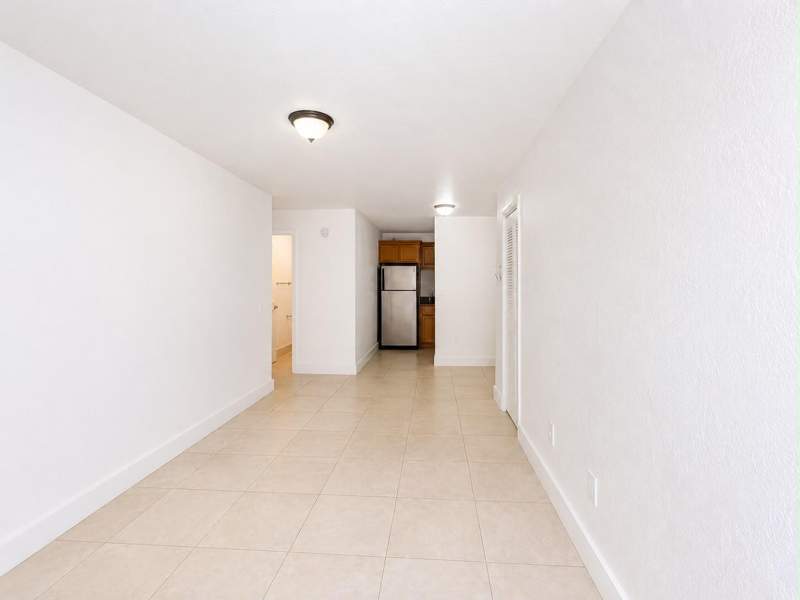 1 bedroom Condominium at 990 NW 1st Street 1, Riverside Vistas Condo, Miami — photo 4
