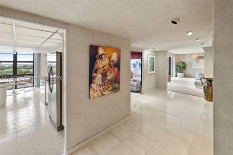 5500 Collins Ave 1401, Miami Beach FL - photo 7 of 38