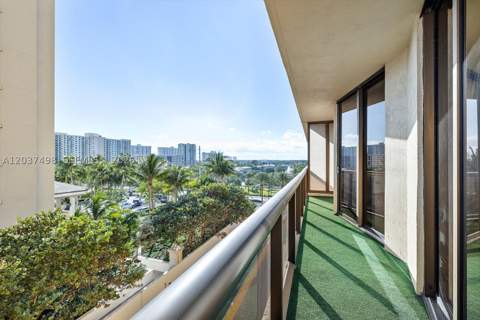 16275 Collins Ave 502, Sunny Isles Beach FL - photo 21 of 33