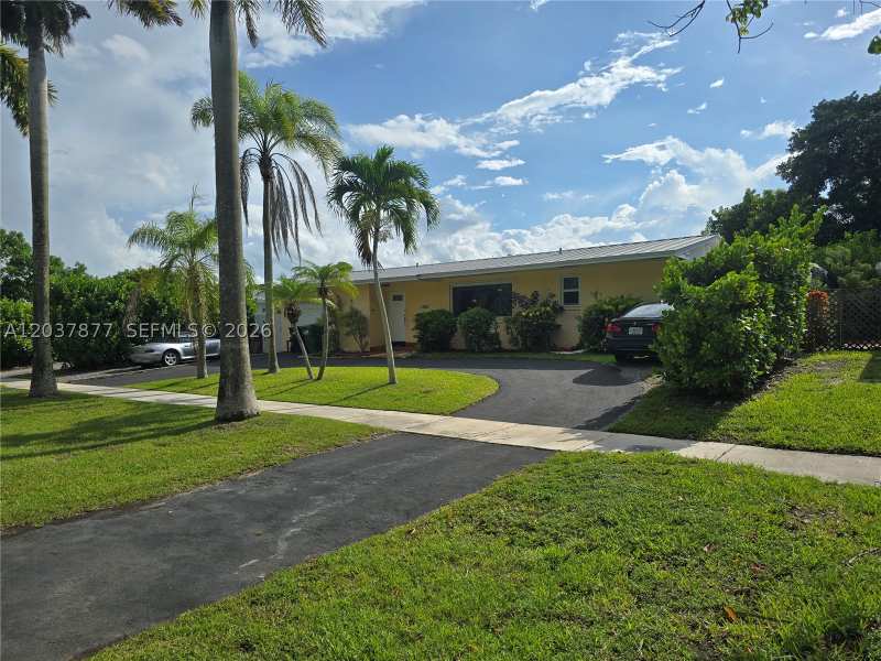 4 bedroom SingleFamilyResidence at 19500 SW 87th Ave, Mark Manor Pines Sec One, Cutler Bay — photo 1