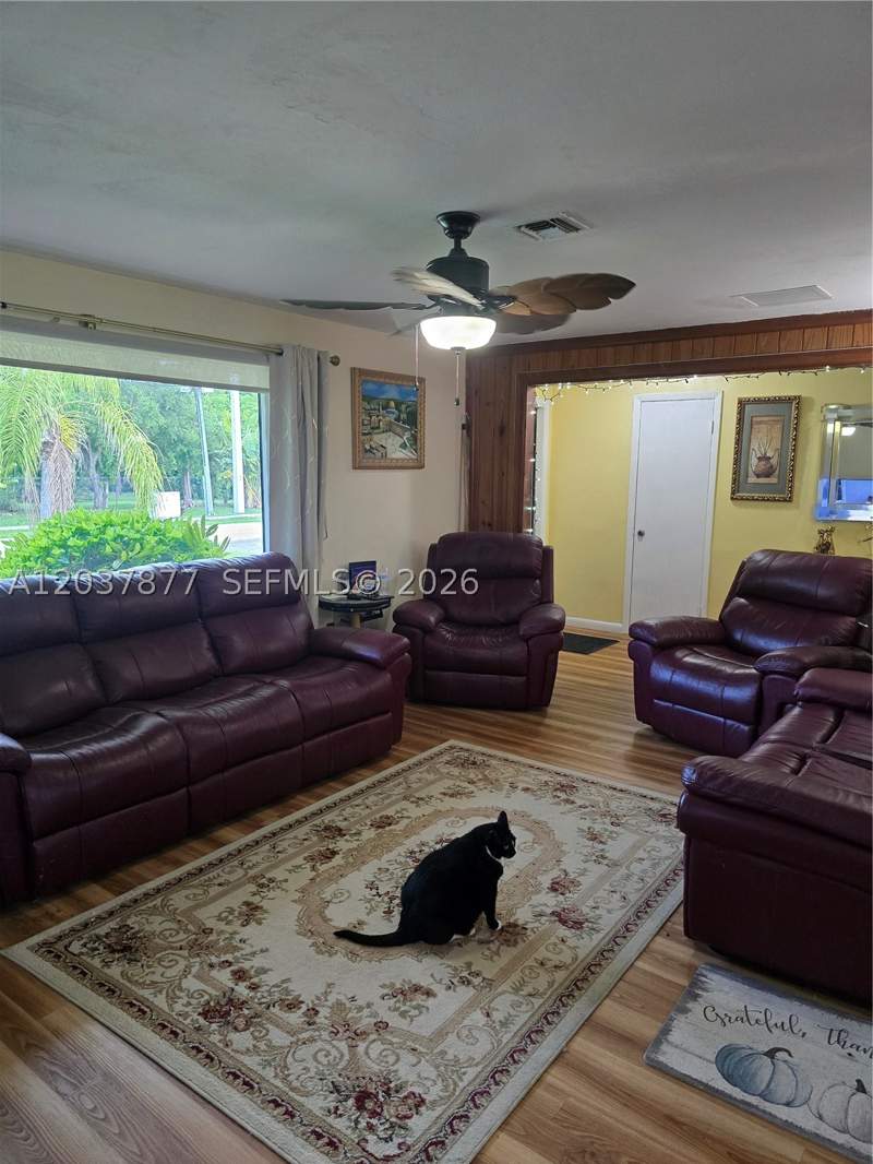 4 bedroom SingleFamilyResidence at 19500 SW 87th Ave, Mark Manor Pines Sec One, Cutler Bay — photo 2