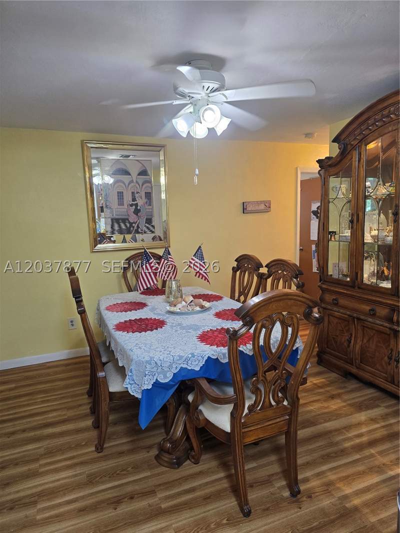 4 bedroom SingleFamilyResidence at 19500 SW 87th Ave, Mark Manor Pines Sec One, Cutler Bay — photo 4