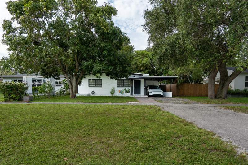 2 bedroom SingleFamilyResidence at 1260 NE 153rd St, Fulford By The Sea Sec J, North Miami Beach — photo 4