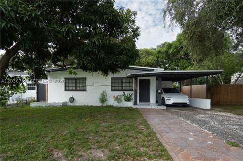 1260 NE 153rd St, North Miami Beach FL - photo 6 of 18