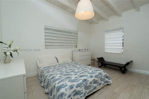 1260 NE 153rd St, North Miami Beach FL - photo 7 of 18