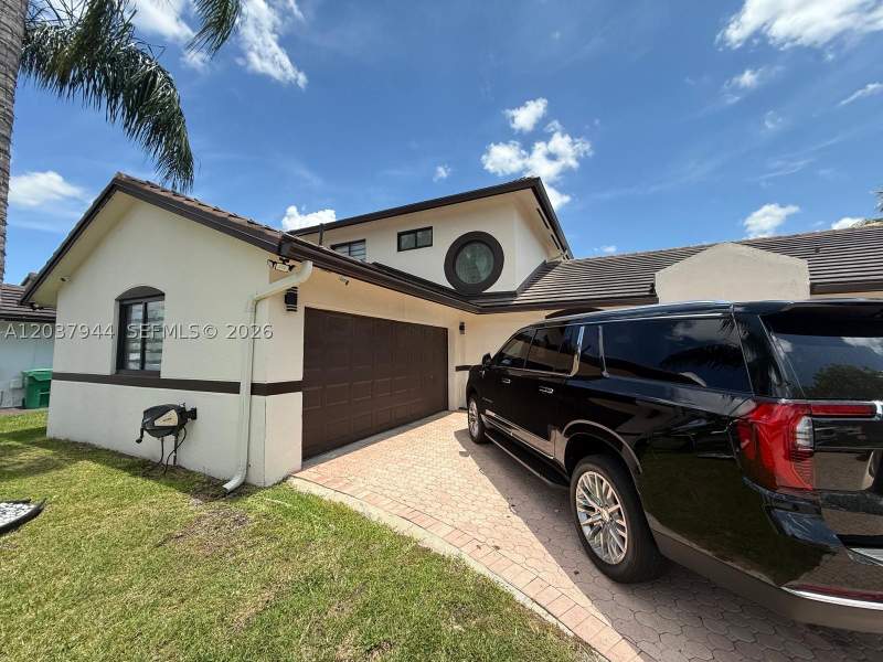5 bedroom SingleFamilyResidence at 14832 SW 169th Ln, G B Estates, Miami — photo 2