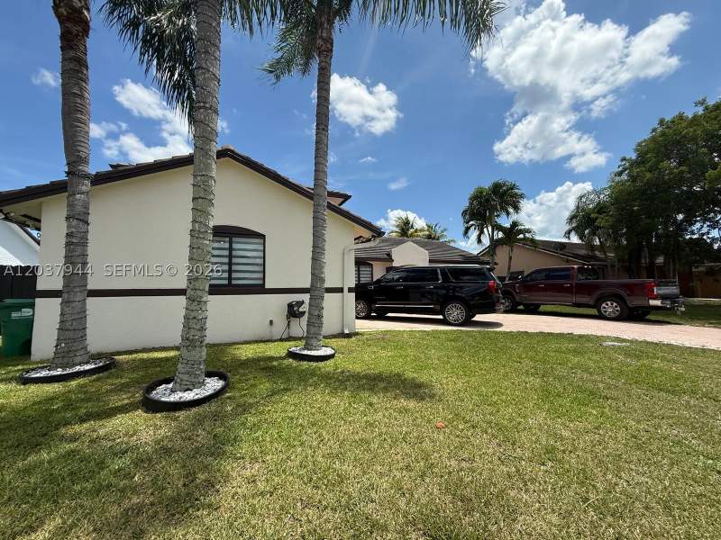 5 bedroom SingleFamilyResidence at 14832 SW 169th Ln, G B Estates, Miami — photo 5