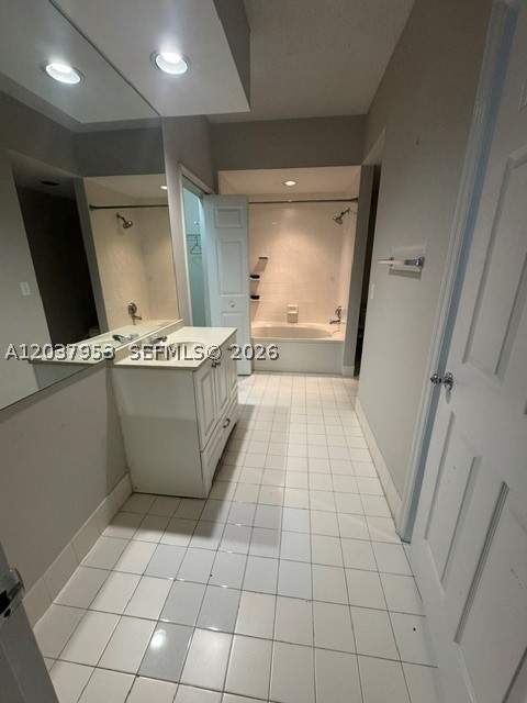3255 NE 184th St 12116, Aventura FL - photo 18 of 21