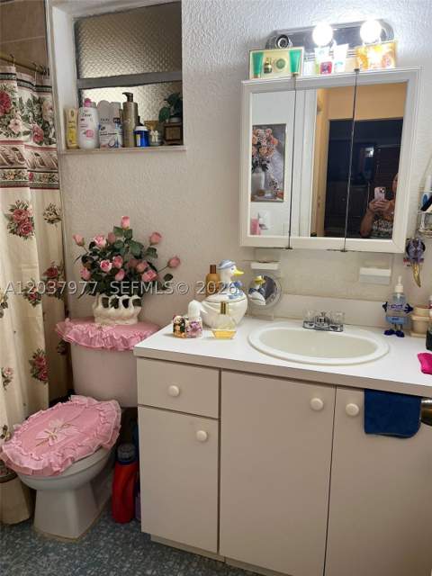 525 W 69th St 207, Hialeah FL - photo 12 of 12