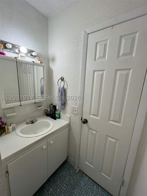 525 W 69th St 207, Hialeah FL - photo 7 of 12