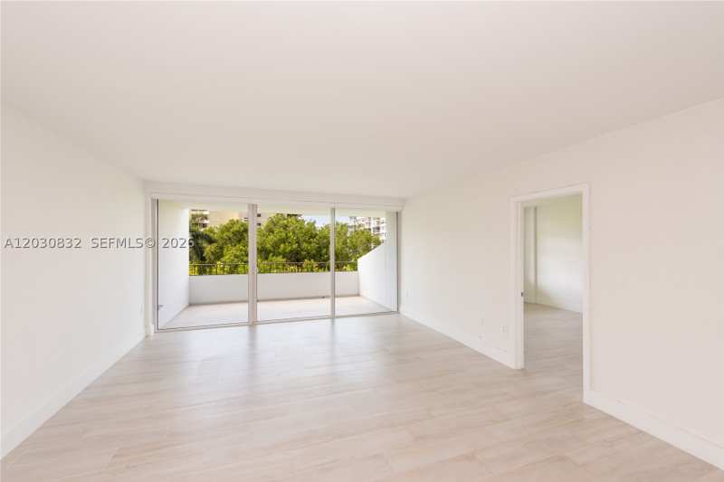 1 bedroom Condominium at 155 Ocean Lane Dr 403, Commodore Club West Condo, Key Biscayne — photo 1