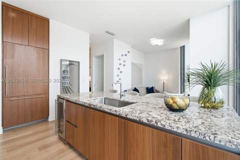 175 SE 25th Rd 1604, Miami FL - photo 11 of 25