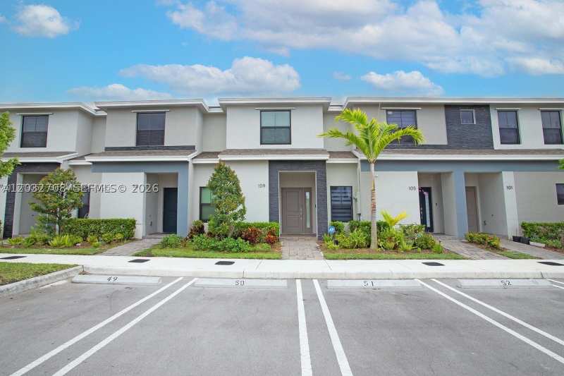 3 bedroom Townhouse at 109 NE 3rd Ct, Miami Land And Developmen, Florida City — photo 1