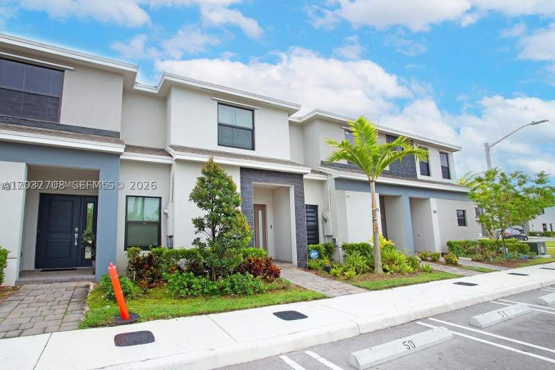 3 bedroom Townhouse at 109 NE 3rd Ct, Miami Land And Developmen, Florida City — photo 2