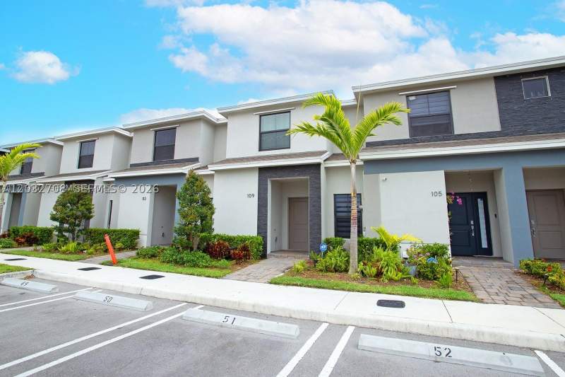3 bedroom Townhouse at 109 NE 3rd Ct, Miami Land And Developmen, Florida City — photo 3