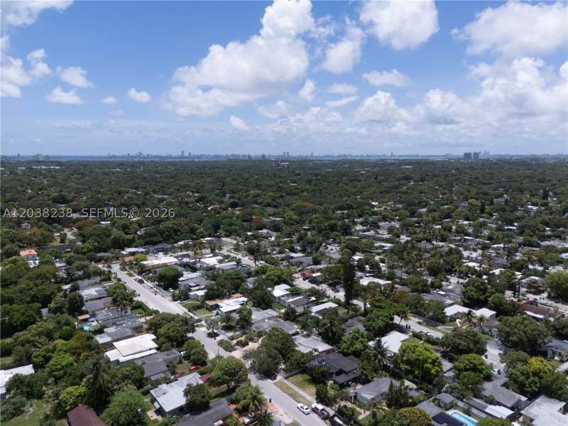 3 bedroom SingleFamilyResidence at 334 NW 110th St, West Miami Shores Sec D, Miami — photo 2