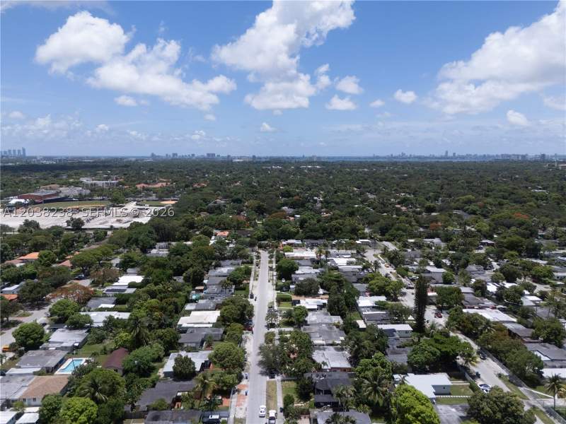 3 bedroom SingleFamilyResidence at 334 NW 110th St, West Miami Shores Sec D, Miami — photo 3