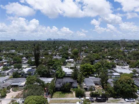 334 NW 110th St, Miami FL - photo 7 of 39