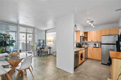 1200 West Ave 819, Miami Beach FL - photo 8 of 31