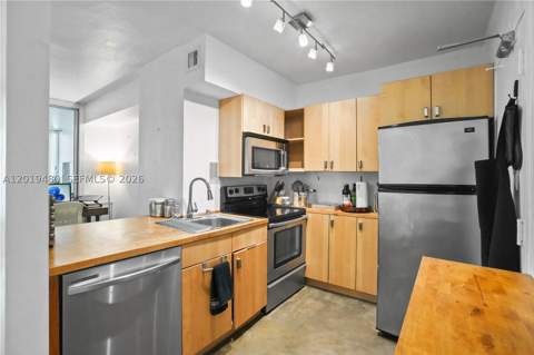 1200 West Ave 819, Miami Beach FL - photo 9 of 31