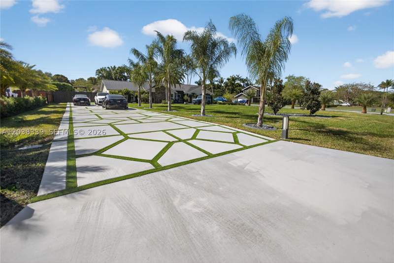 4 bedroom SingleFamilyResidence at 15050 SW 167th St, Kings Grove, Miami — photo 2