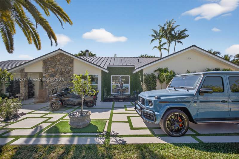 4 bedroom SingleFamilyResidence at 15050 SW 167th St, Kings Grove, Miami — photo 5