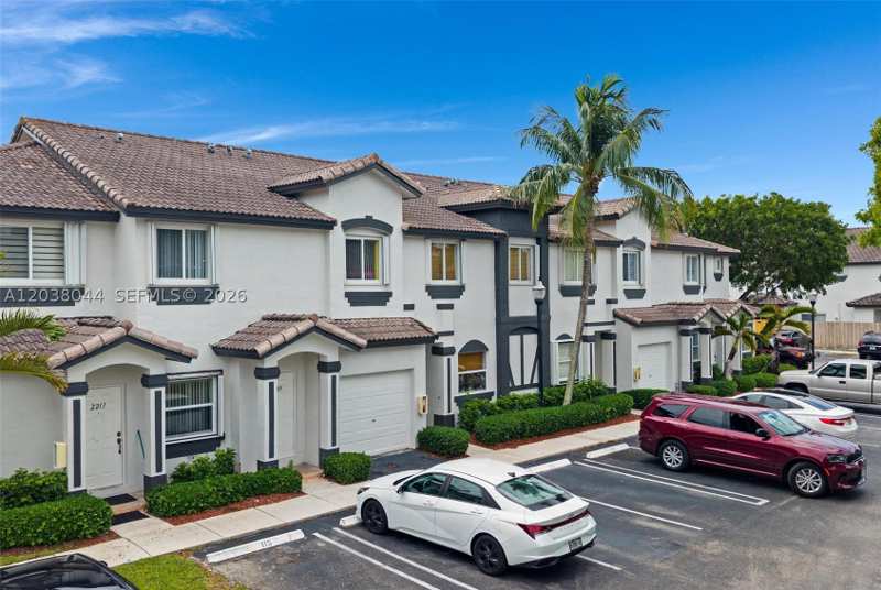 4 bedroom Townhouse at 2209 SE 25th Ave 2209, Towngate Condo Four, Homestead — photo 1