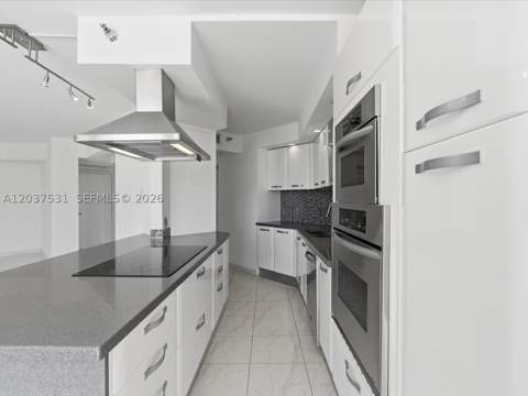 3610 Yacht Club Dr 702, Aventura FL - photo 12 of 69