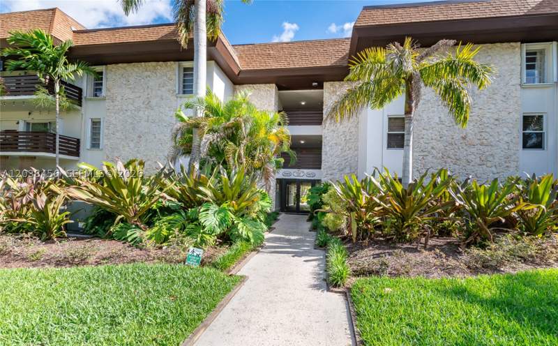 2 bedroom Condominium at 7483 SW 82nd St A206, Dadeland Capri Condo, Miami — photo 2