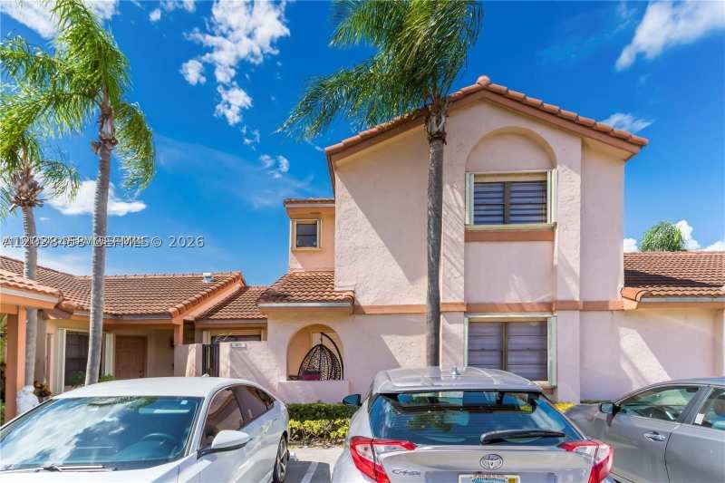 3 bedroom Townhouse at 6533 NW 170th Ln, Villa Homes At The Moors, Hialeah — photo 1