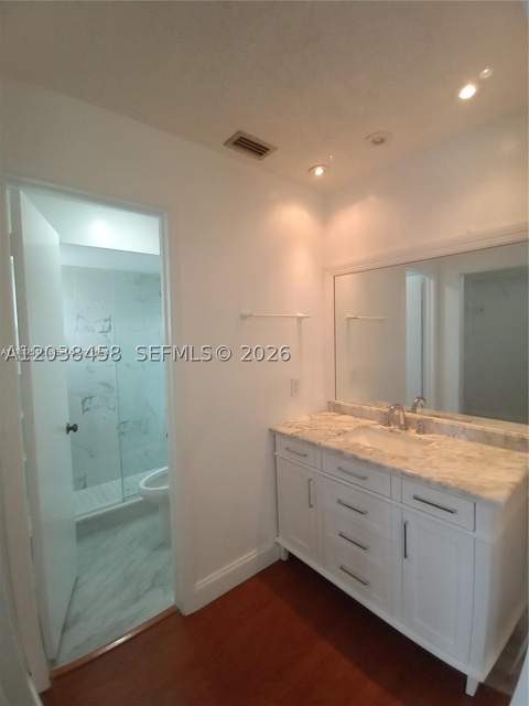6533 NW 170th Ln, Hialeah FL - photo 9 of 12