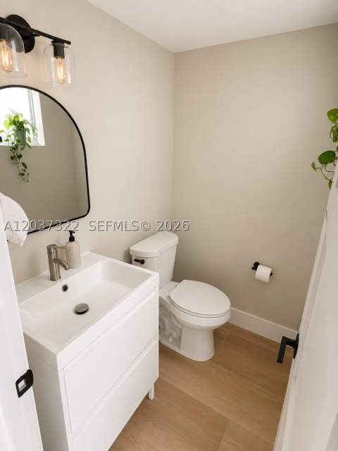 220 Washington Ave 5C, Miami Beach FL - photo 9 of 11