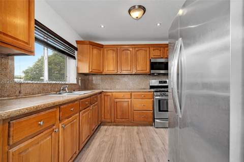 2501 NW 55th Ter, Miami FL - photo 14 of 36