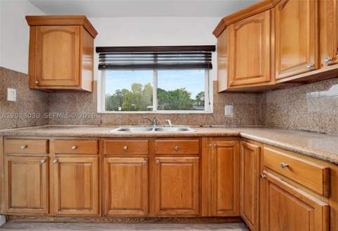 2501 NW 55th Ter, Miami FL - photo 16 of 36