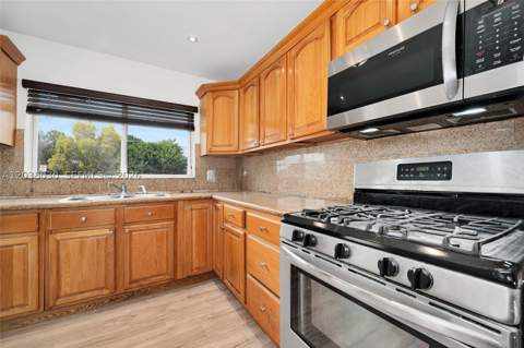 2501 NW 55th Ter, Miami FL - photo 17 of 36