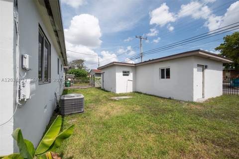 2501 NW 55th Ter, Miami FL - photo 21 of 36