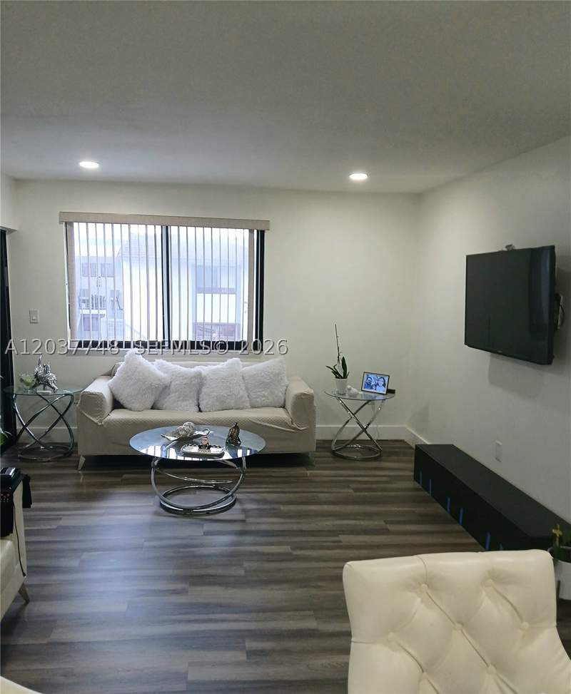 2 bedroom Condominium at 6365 W 27th Ct 24-8, Lago Grande Five-B Condo, Hialeah — photo 5