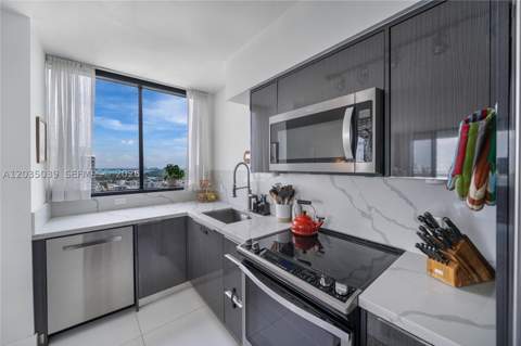 1330 West Ave 3001, Miami Beach FL - photo 10 of 47