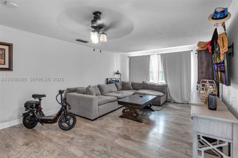 3 bedroom SingleFamilyResidence at 3510 SW 87th Ave, Bird Rd Highlands, Miami — photo 2
