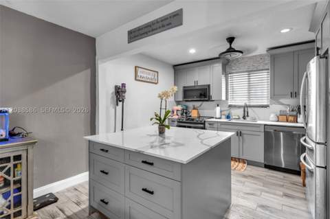 3510 SW 87th Ave, Miami FL - photo 9 of 35